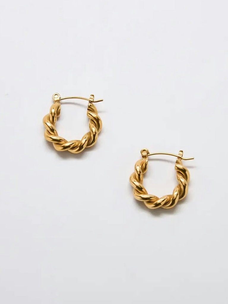 Admiral Row Gold Oval Twist Hoop Earrings