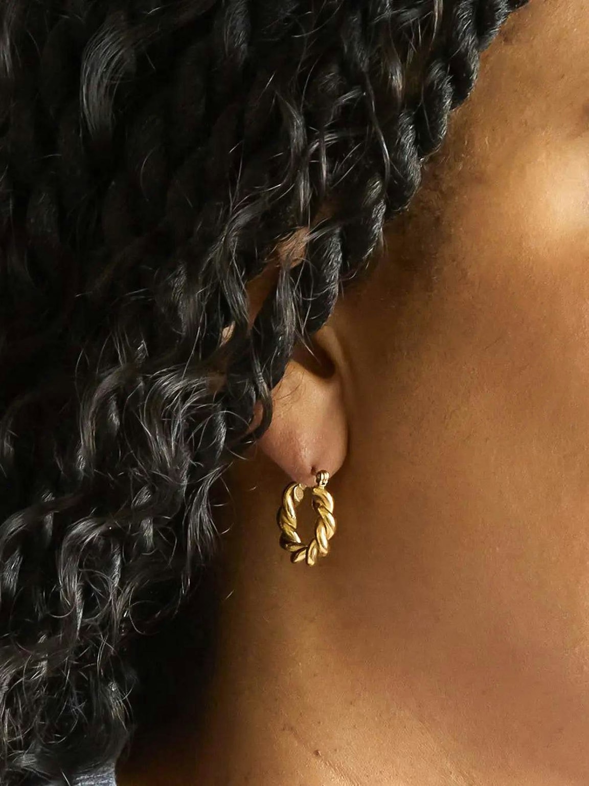 Admiral Row Gold Oval Twist Hoop Earrings