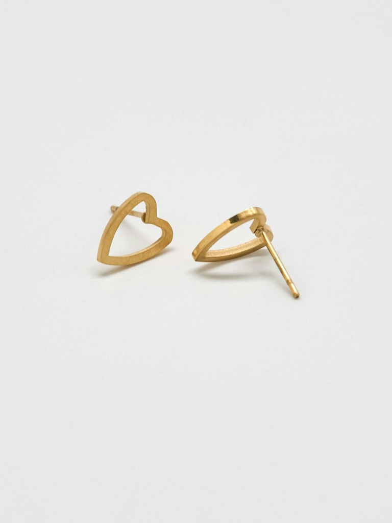 Admiral Row Gold Heart Outline Stud Earrings