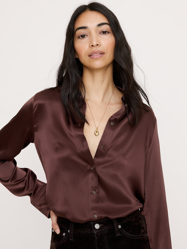 Golden Pebble Necklace by Anni Lu