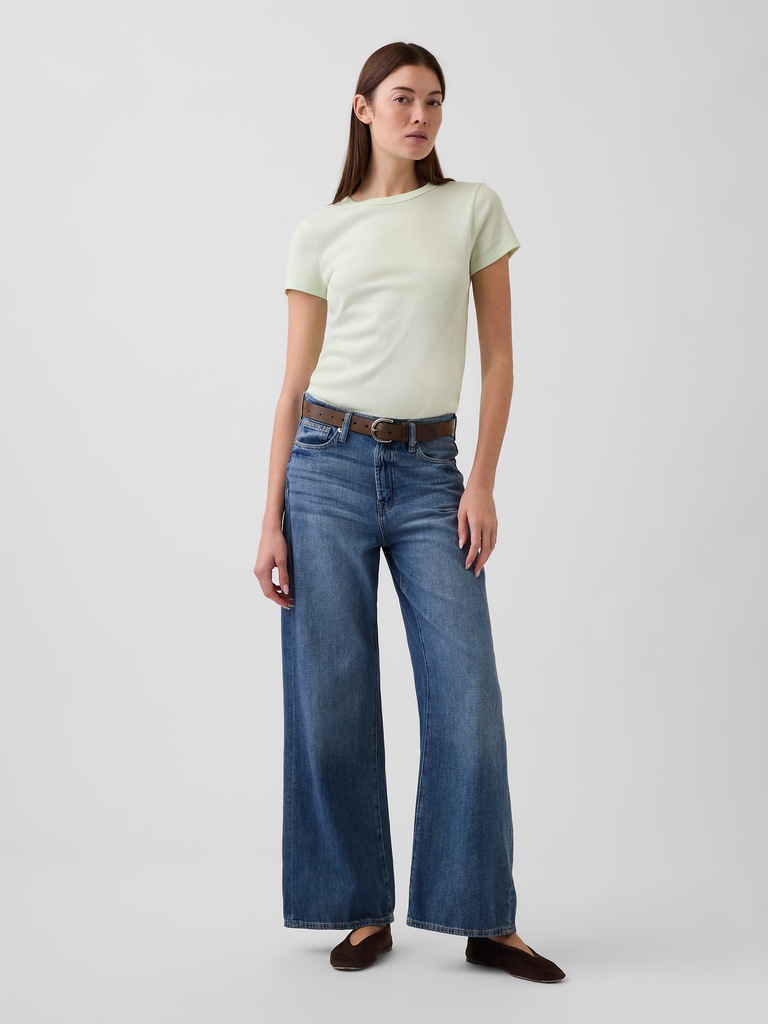 Essential Ribbed Crewneck T-Shirt