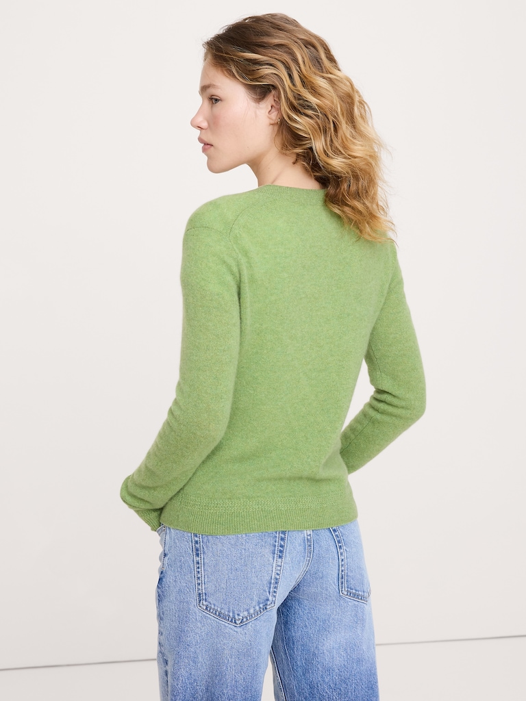 Lightweight Cashmere V-Neck Sweater