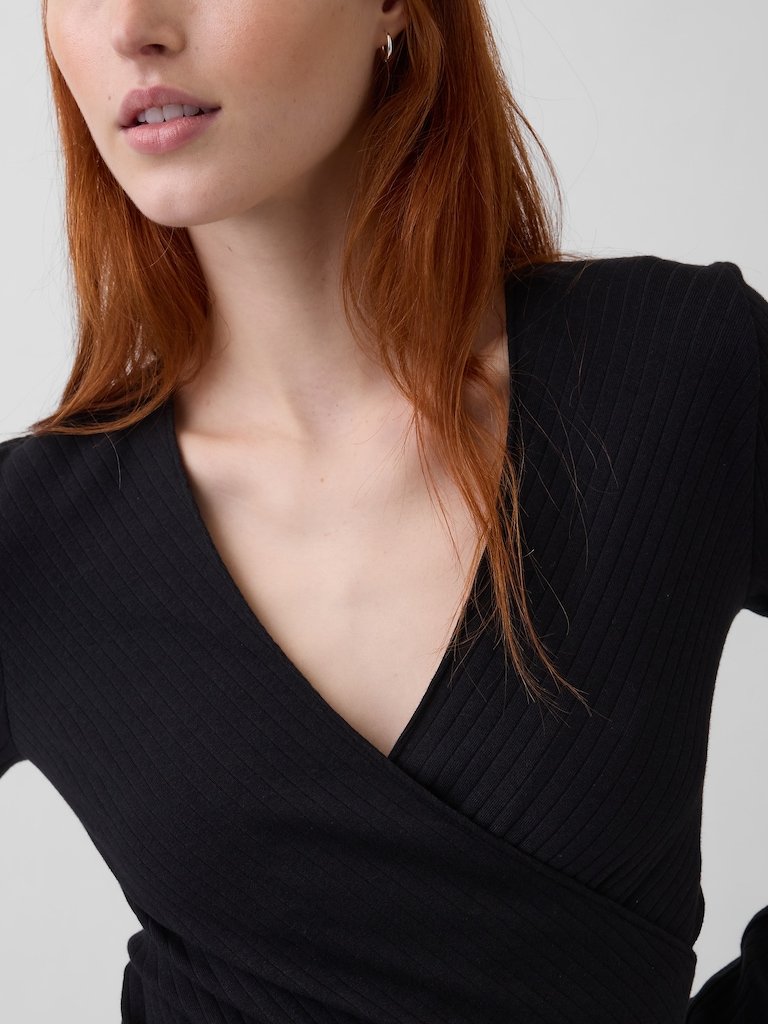 Modern Wide Rib Wrap V-Neck T-Shirt