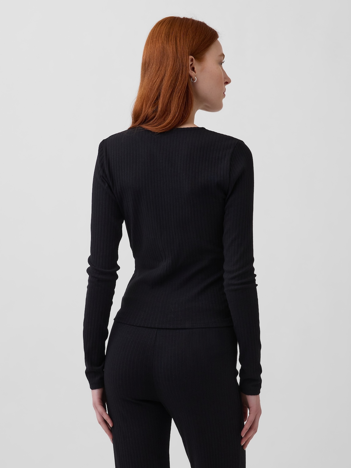 Modern Wide Rib Wrap V-Neck T-Shirt