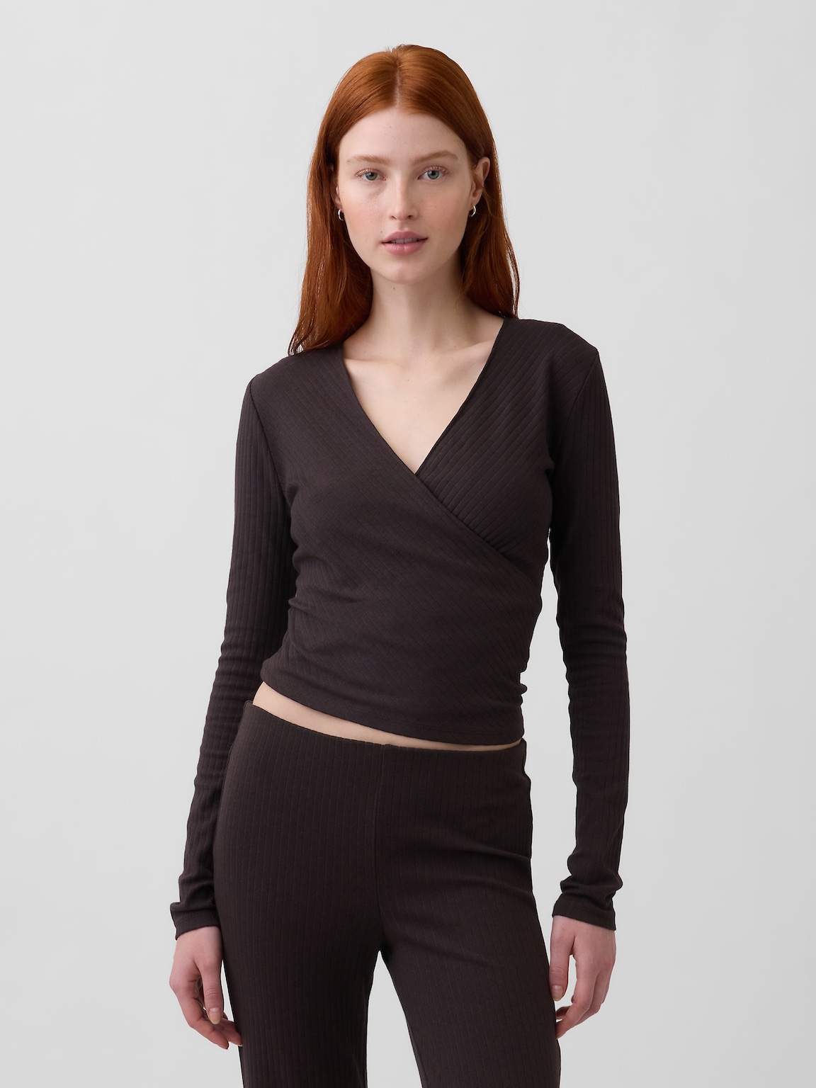 Modern Wide Rib Wrap V-Neck T-Shirt