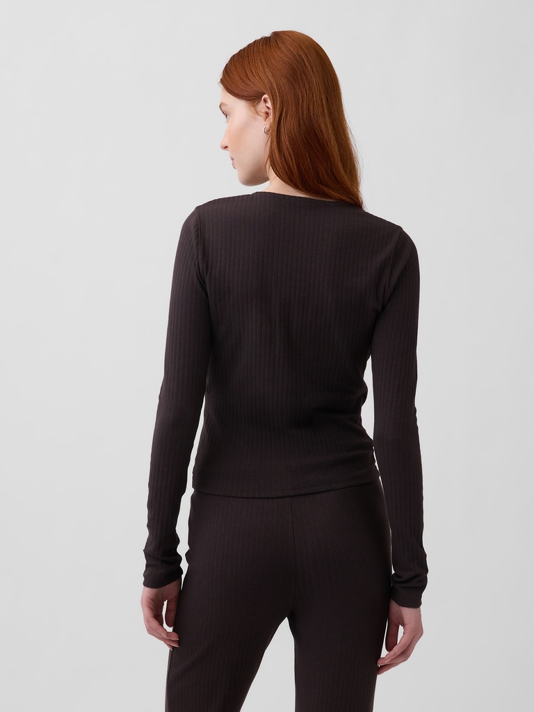 Modern Wide Rib Wrap V-Neck T-Shirt