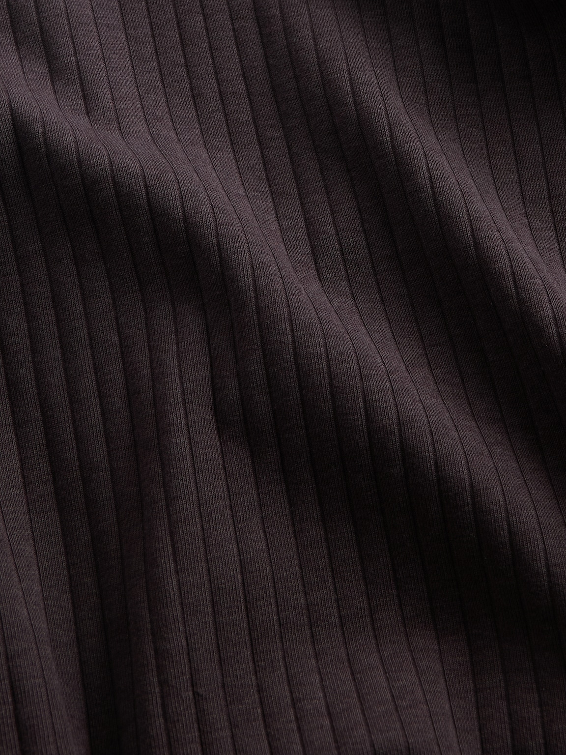 Modern Wide Rib Wrap V-Neck T-Shirt