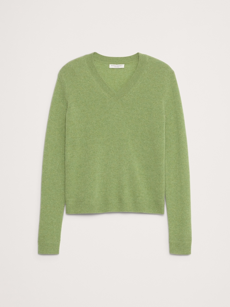 Lightweight Cashmere V-Neck Sweater