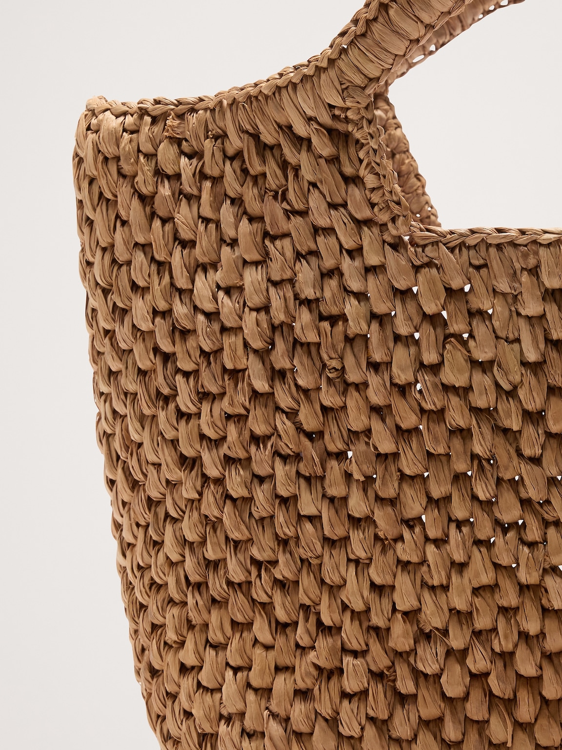 Sandy Raffia Handheld Tote by Hat Attack