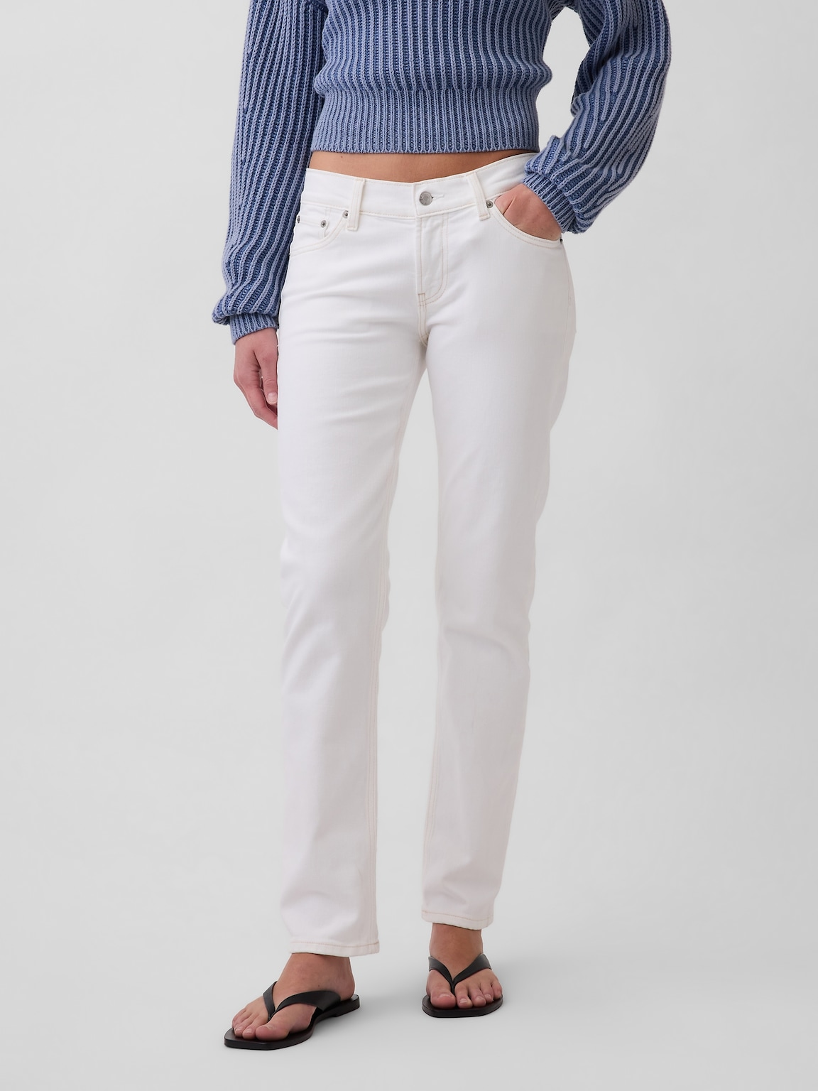 Low Rise '90s Slim Straight Jeans