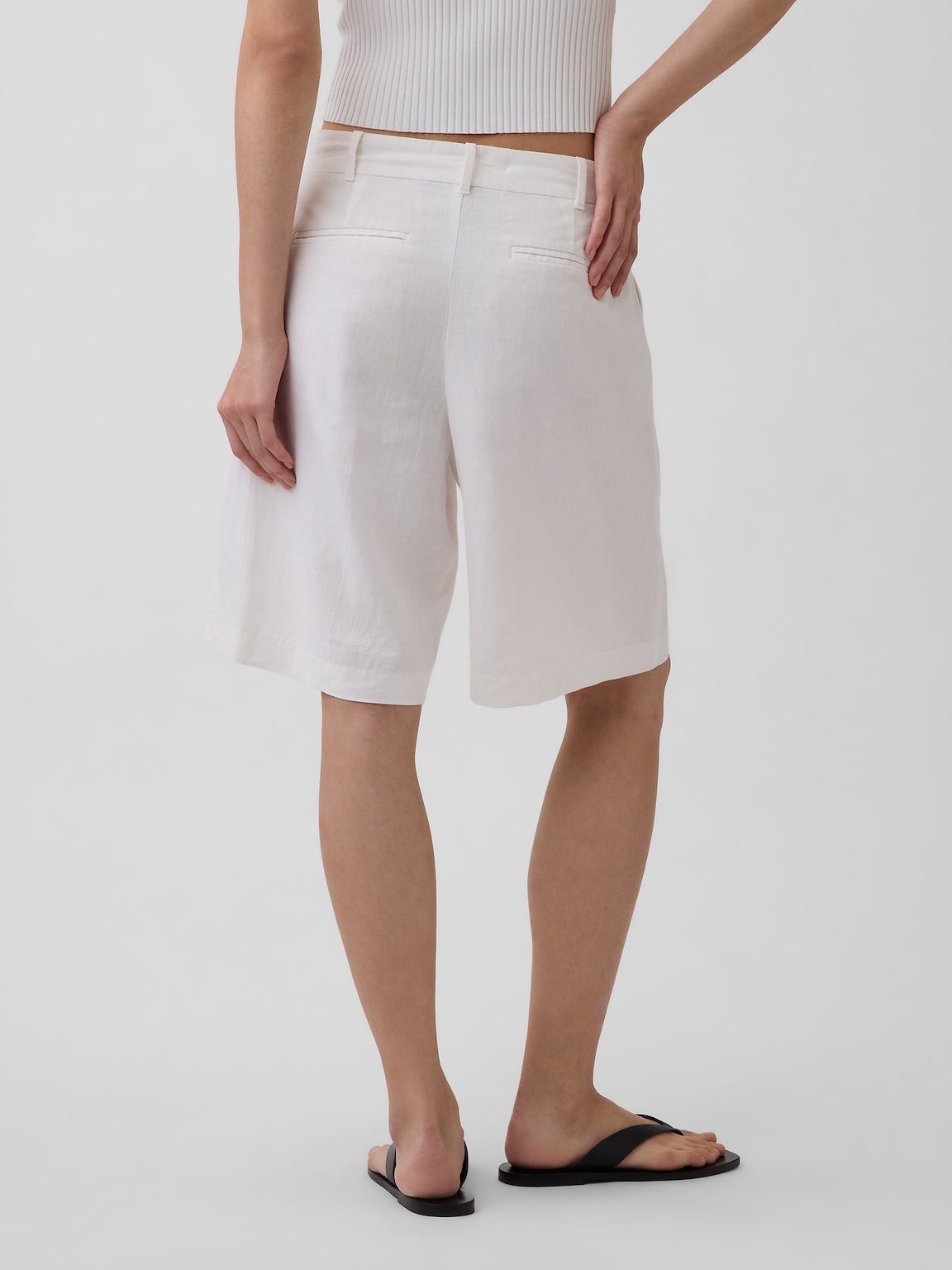 9" Low Rise Linen-Blend Trouser Shorts