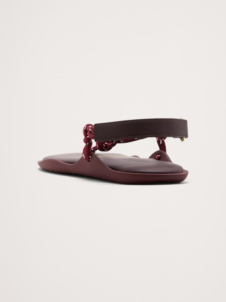 Flò Mono-color Sandal by Flowze