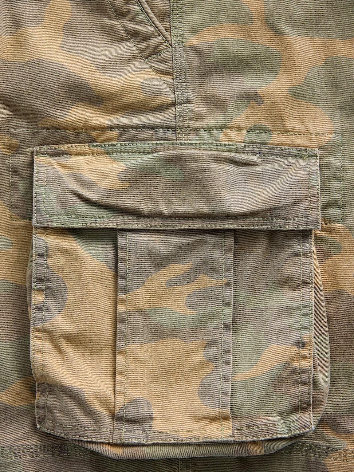 Relaxed Cargo Shorts