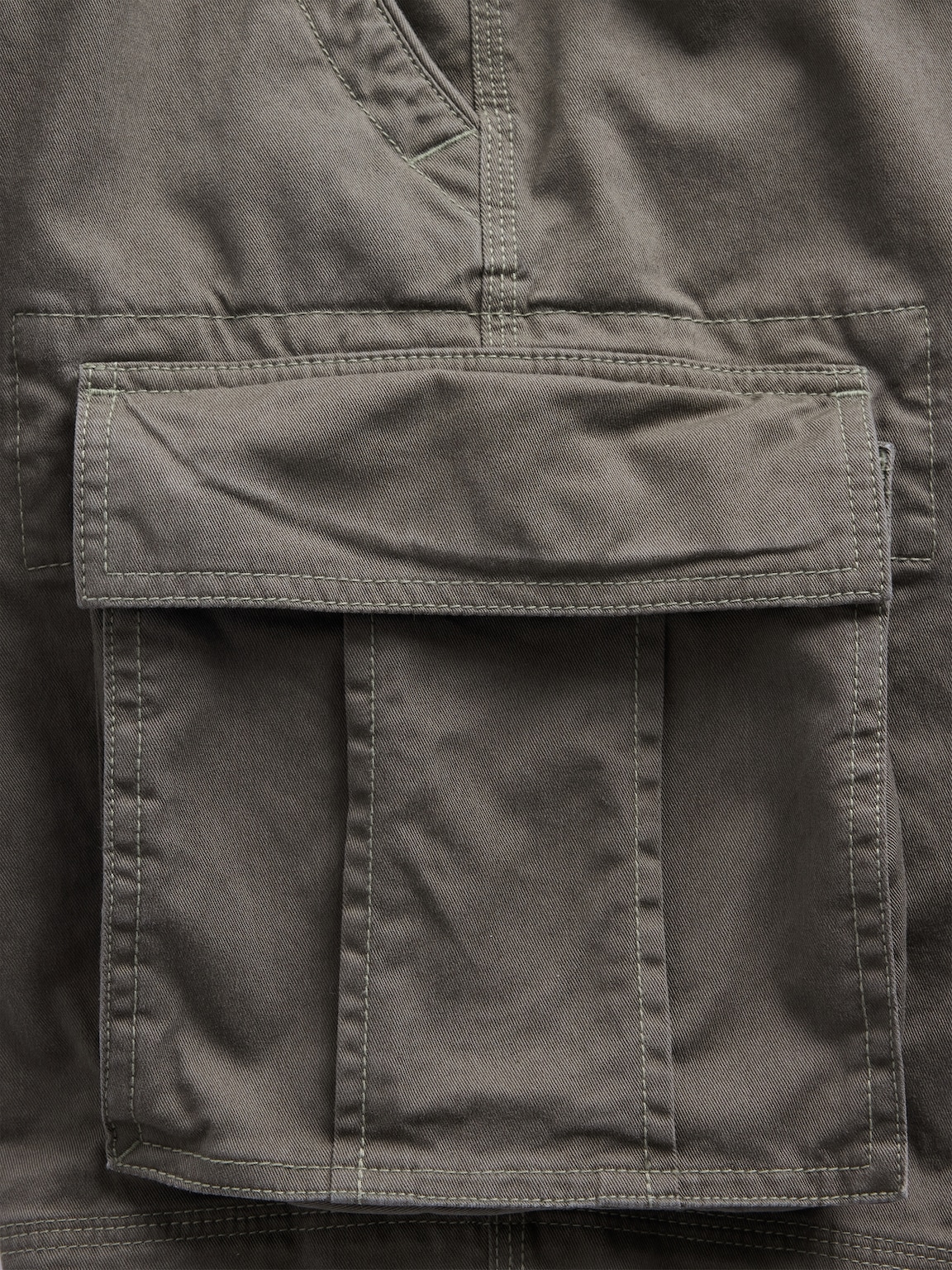 Relaxed Cargo Shorts