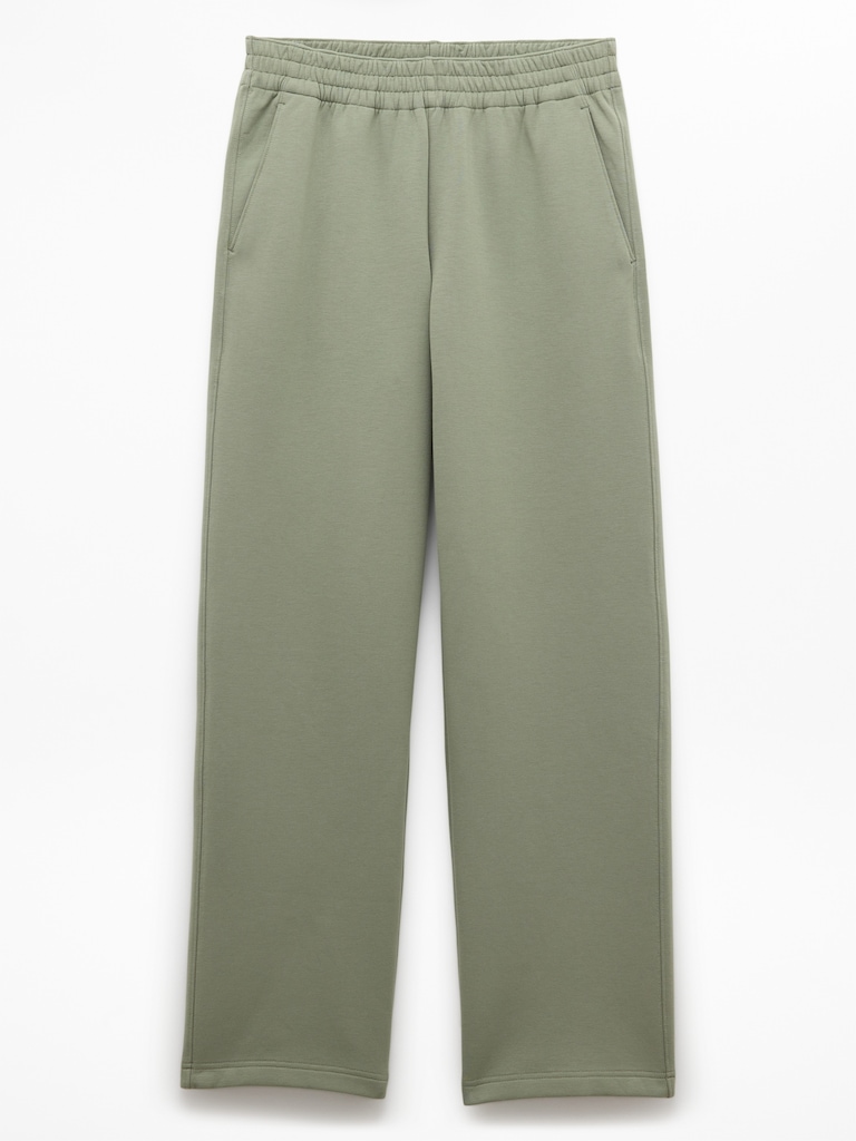 Form Knit Mid Rise Straight Pant