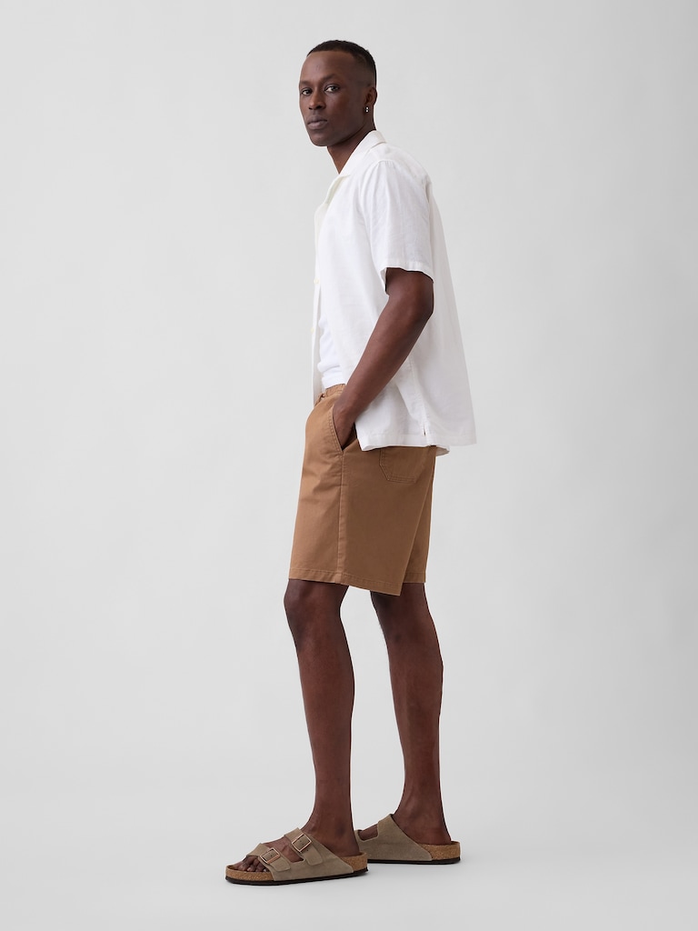 7" Essential Pull-On Khaki Shorts