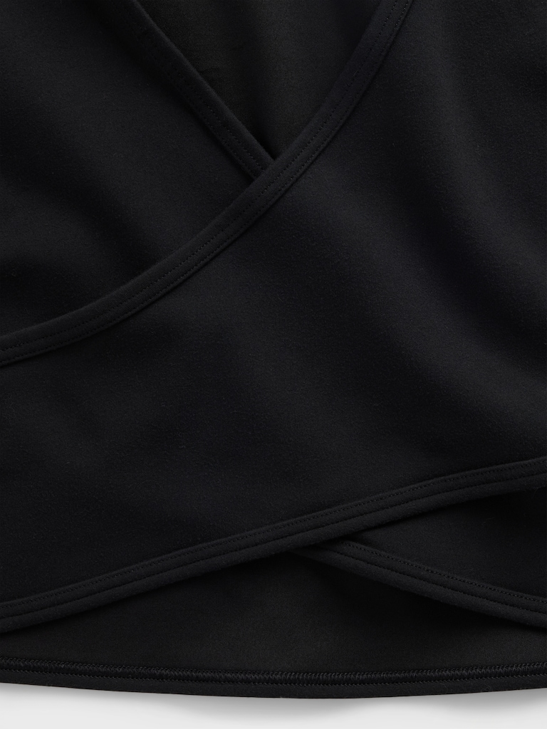 GapFit Smooth Reversible Wrap Crop Top