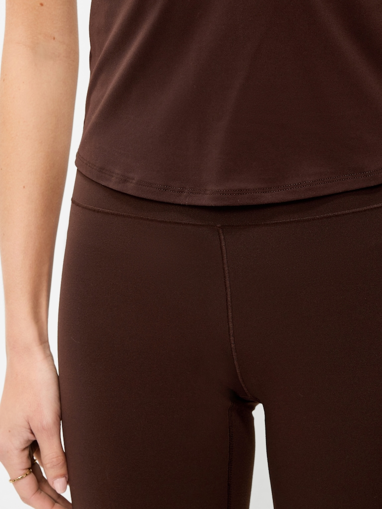 StudioSmooth Short-Sleeve Base Layer Top