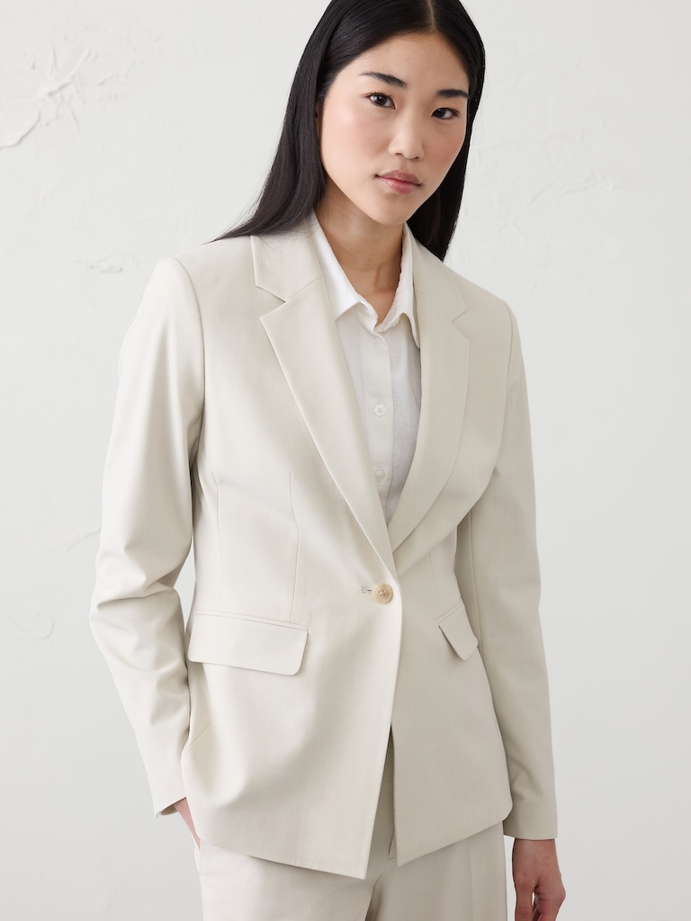 Sculpted Stretch Blazer