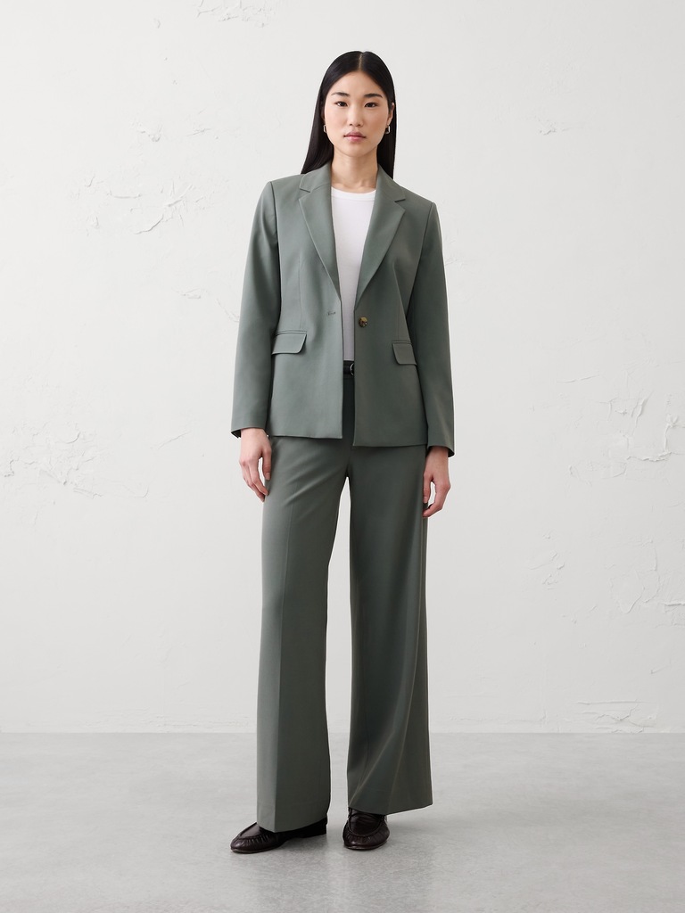 Sculpted Stretch Blazer