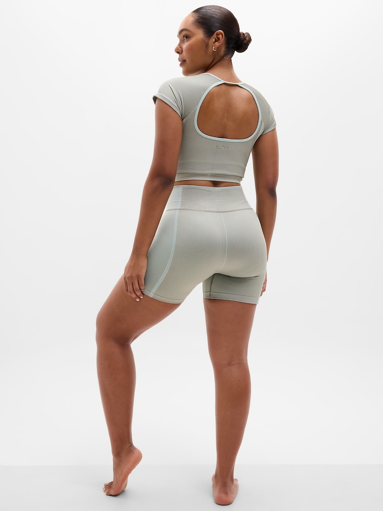 Recharge Seamless 5" Short