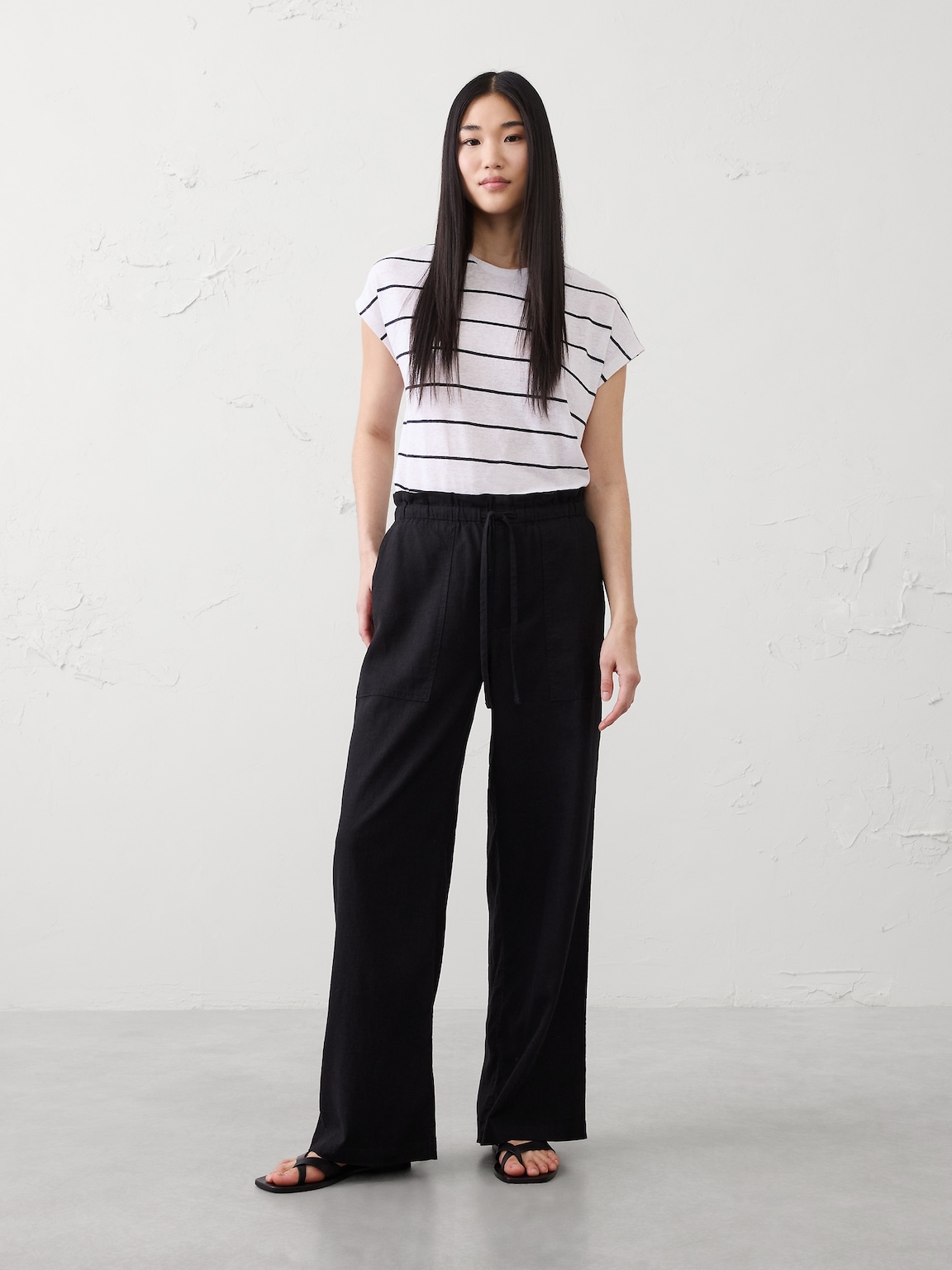 Straight Mid-Rise Linen-Blend Pull-On Pant