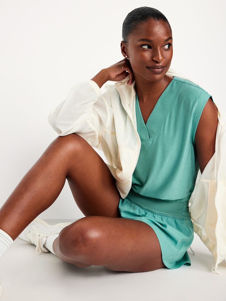 CloudMotion V-Neck Tank