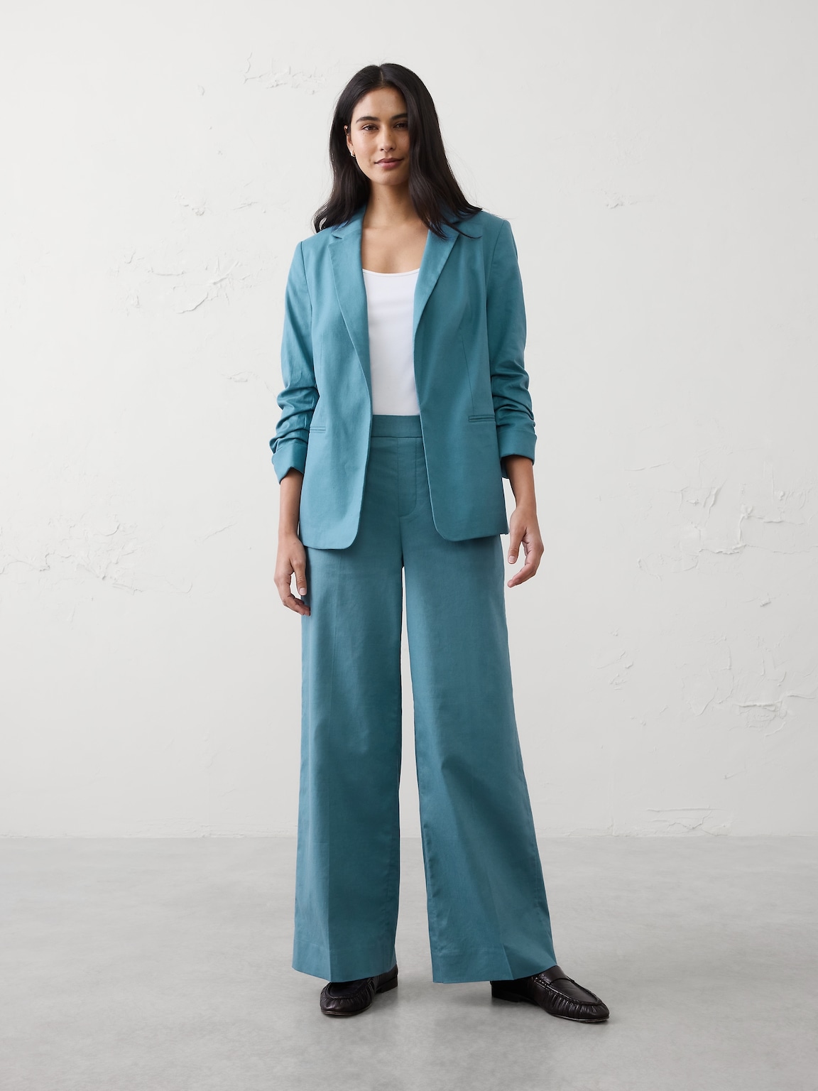 Wide-Leg High-Rise Linen-Blend Pant