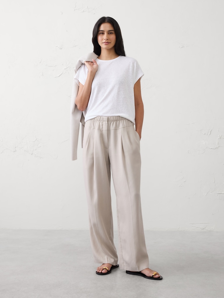 Straight-Leg Mid-Rise Tencel Pleated Pant