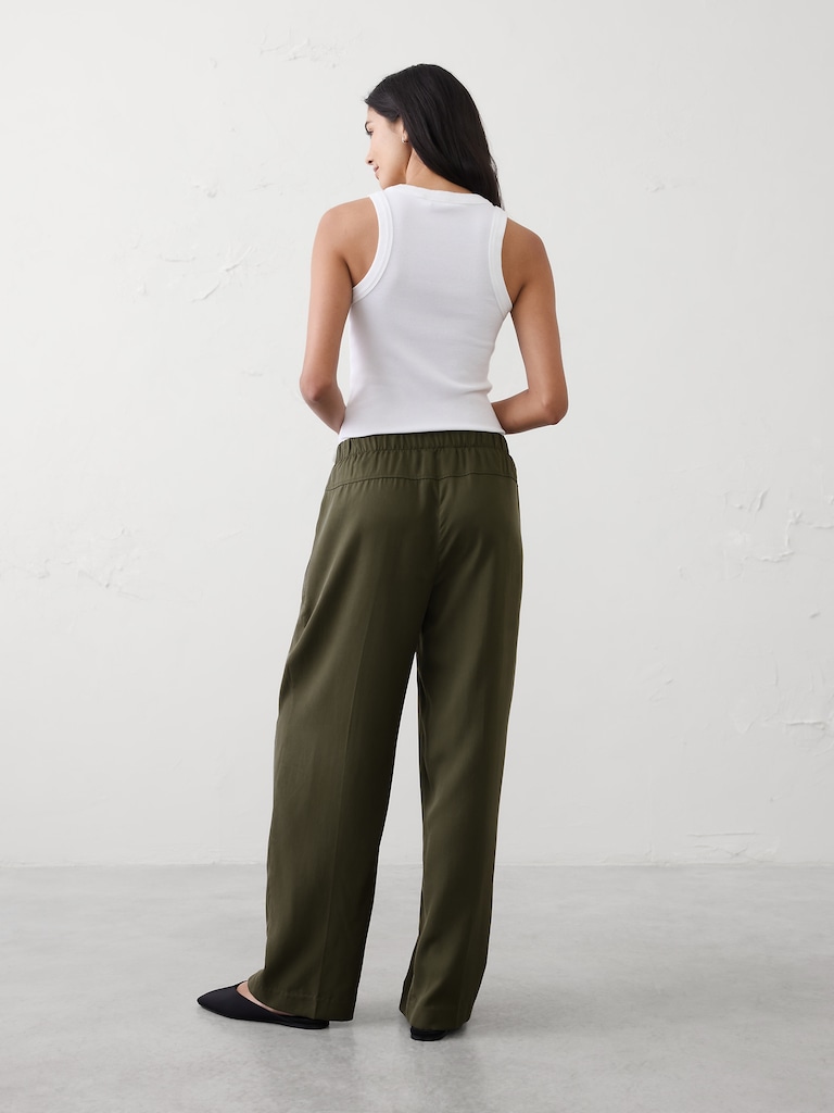 Straight-Leg Mid-Rise Tencel Pleated Pant