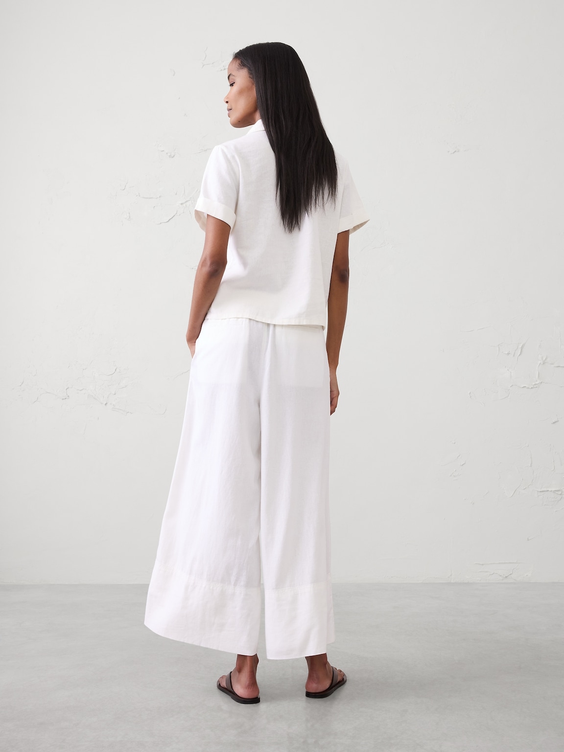 Wide-Leg High-Rise Linen-Blend Cropped Pull-On Pant
