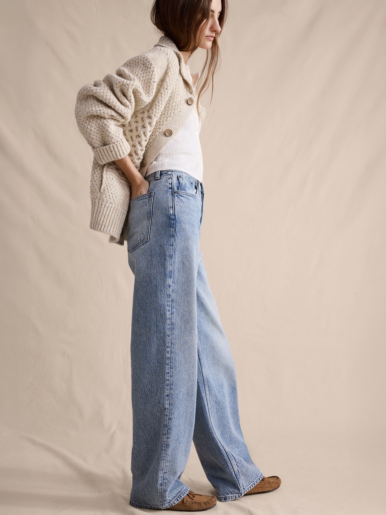 Mid-Rise Baggy-Straight Lightweight Jean