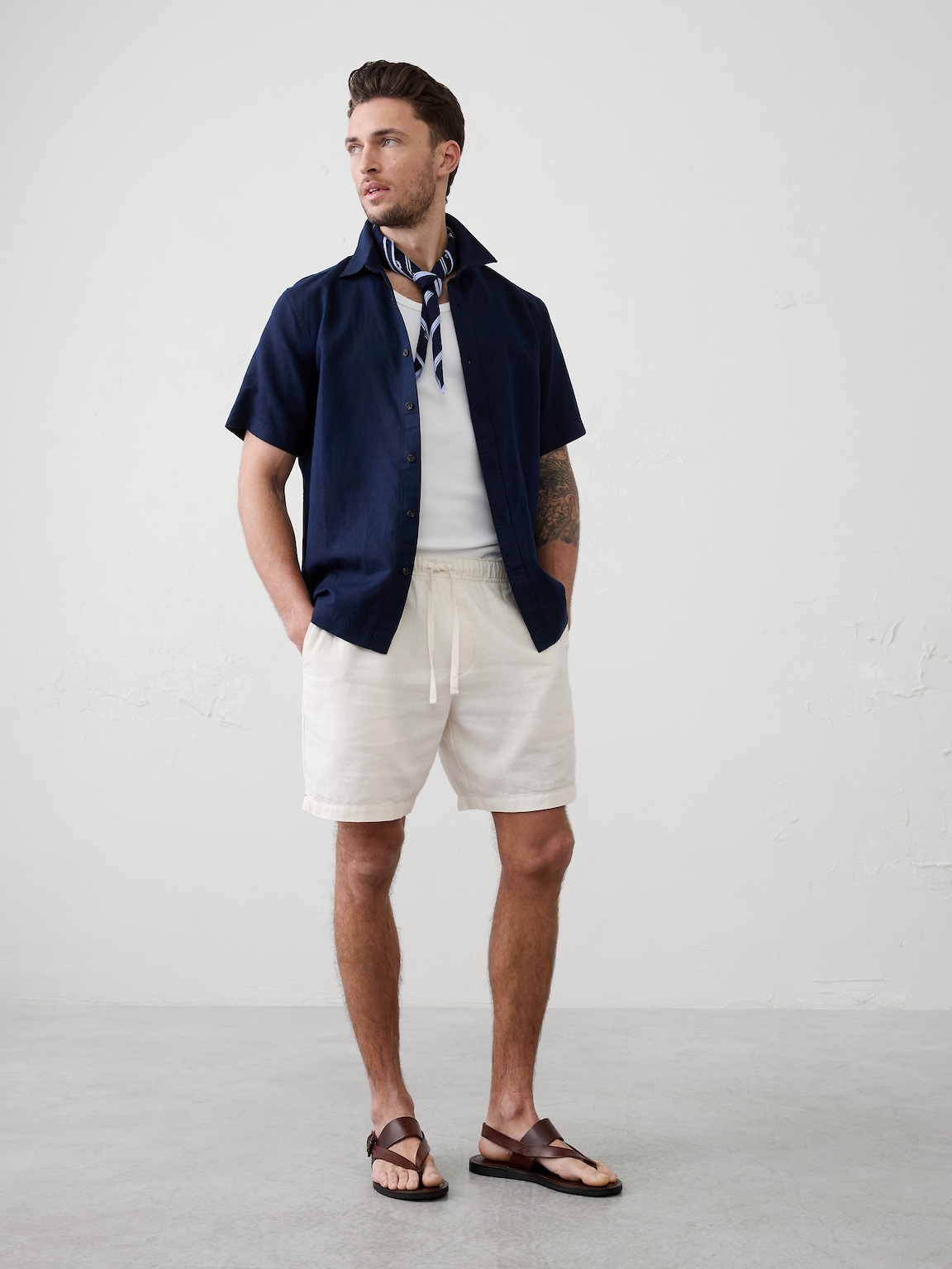 Standard-Fit 7" Linen-Blend Deck Short