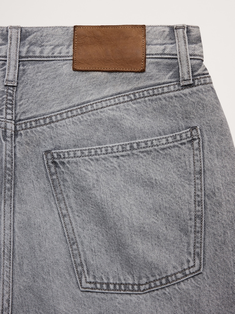 Relaxed-Straight Lightweight Jean