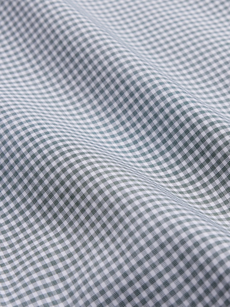 Slim-Fit Wrinkle-Resistant Dress Shirt