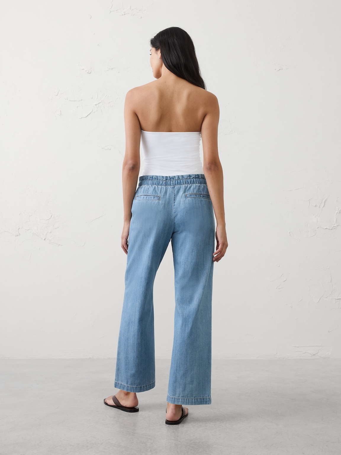 Straight-Leg Mid-Rise Relaxed Summerweight Pull-On Jean