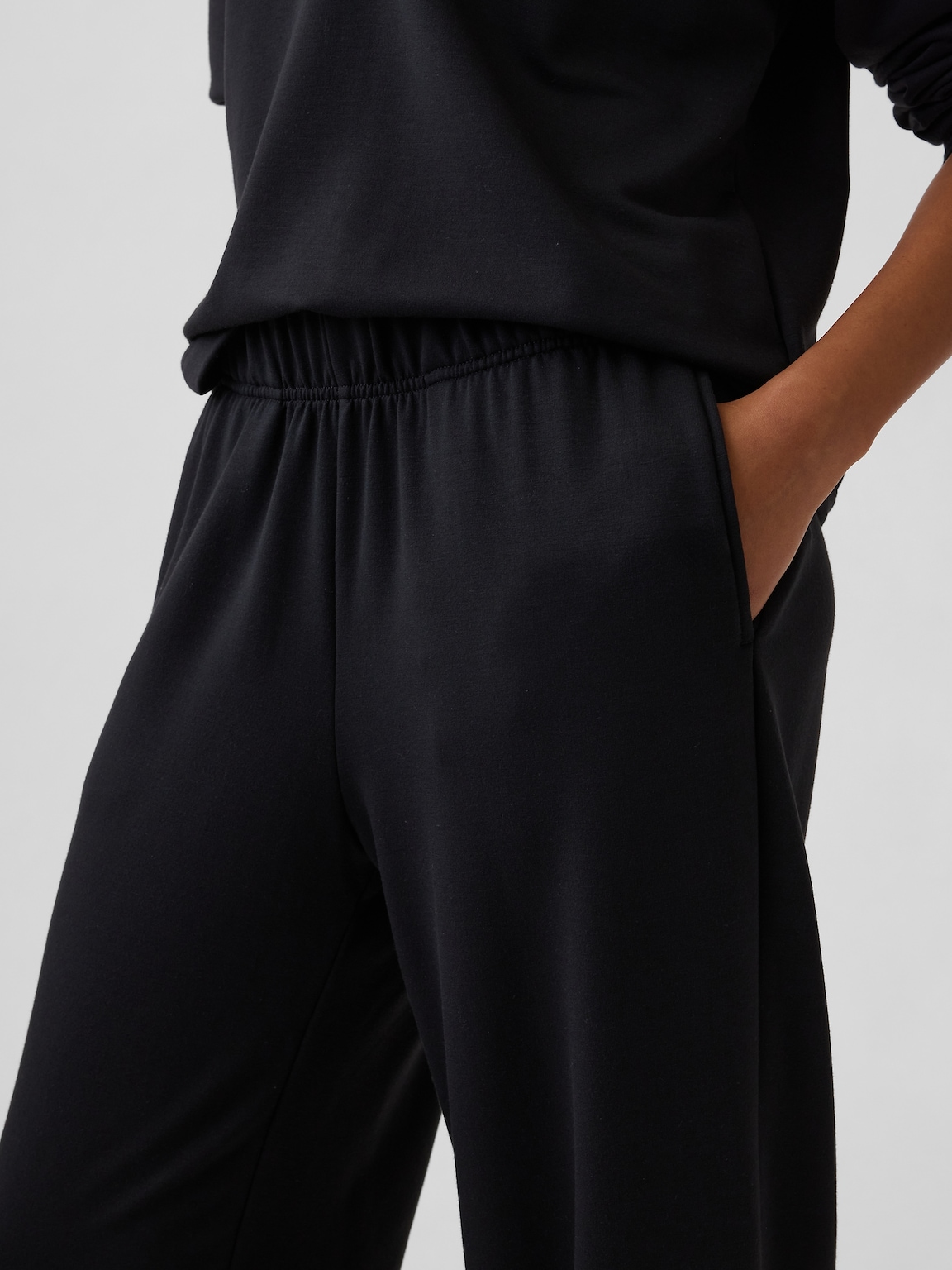 CloudLight Wide-Leg Sweatpants