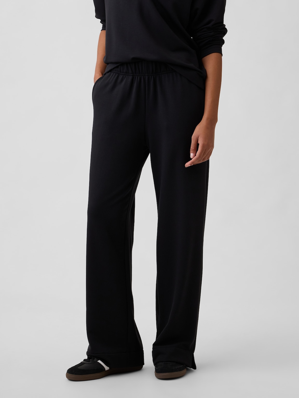 CloudLight Wide-Leg Sweatpants