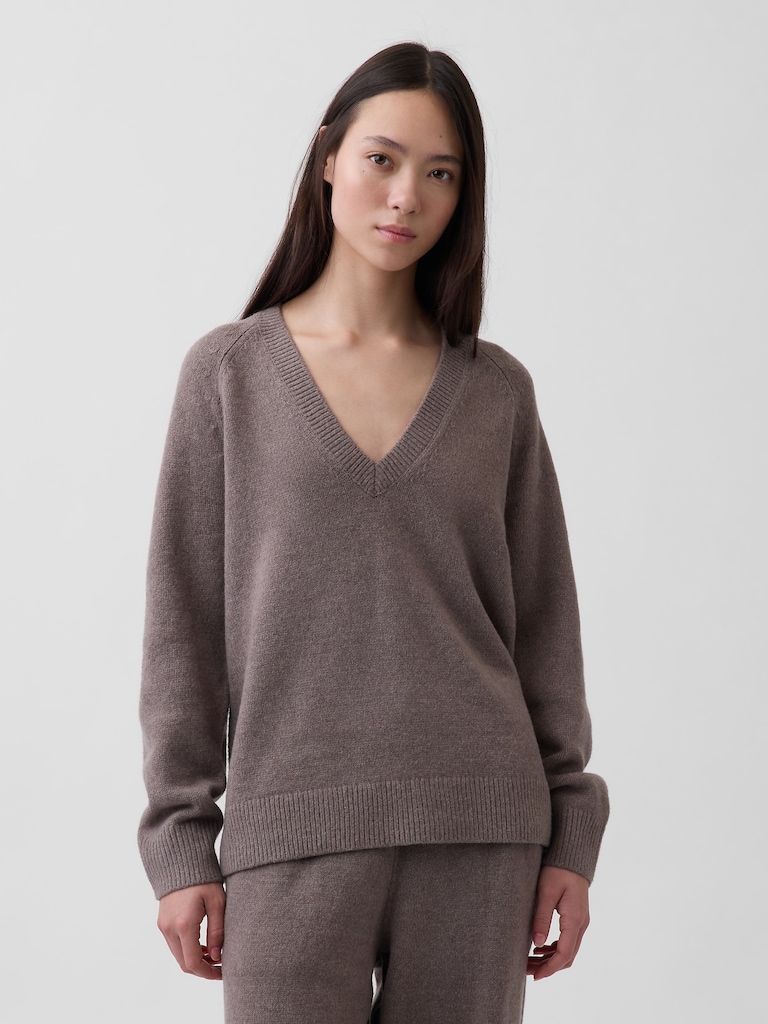 CashSoft Oversized V-Neck Sweater