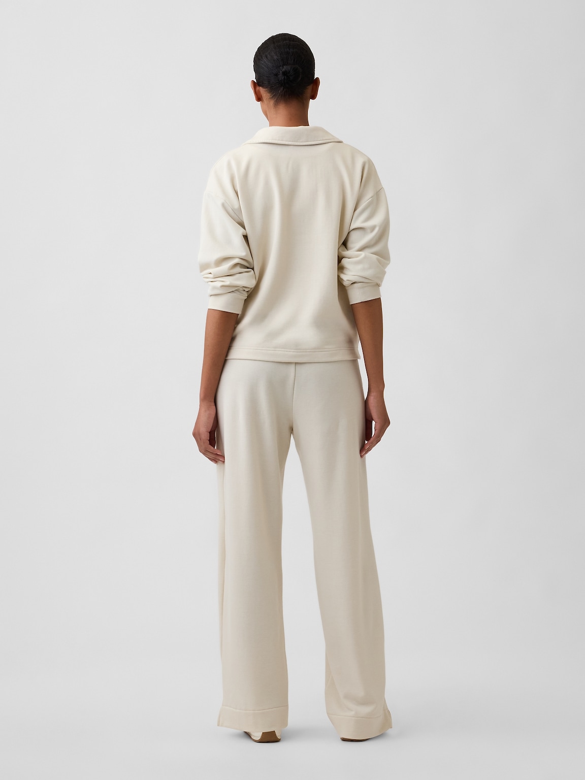CloudLight Wide-Leg Sweatpants