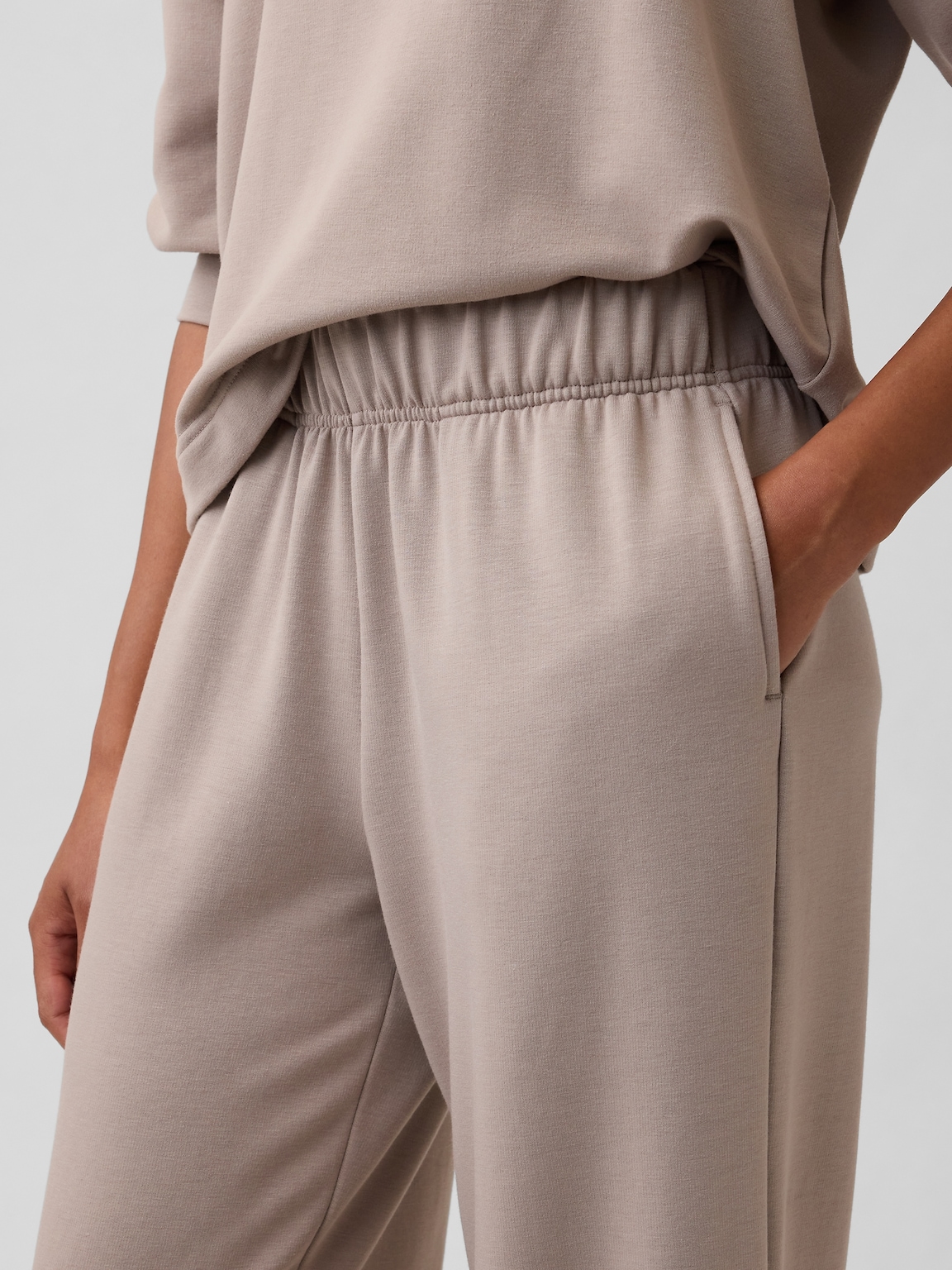 CloudLight Wide-Leg Sweatpants