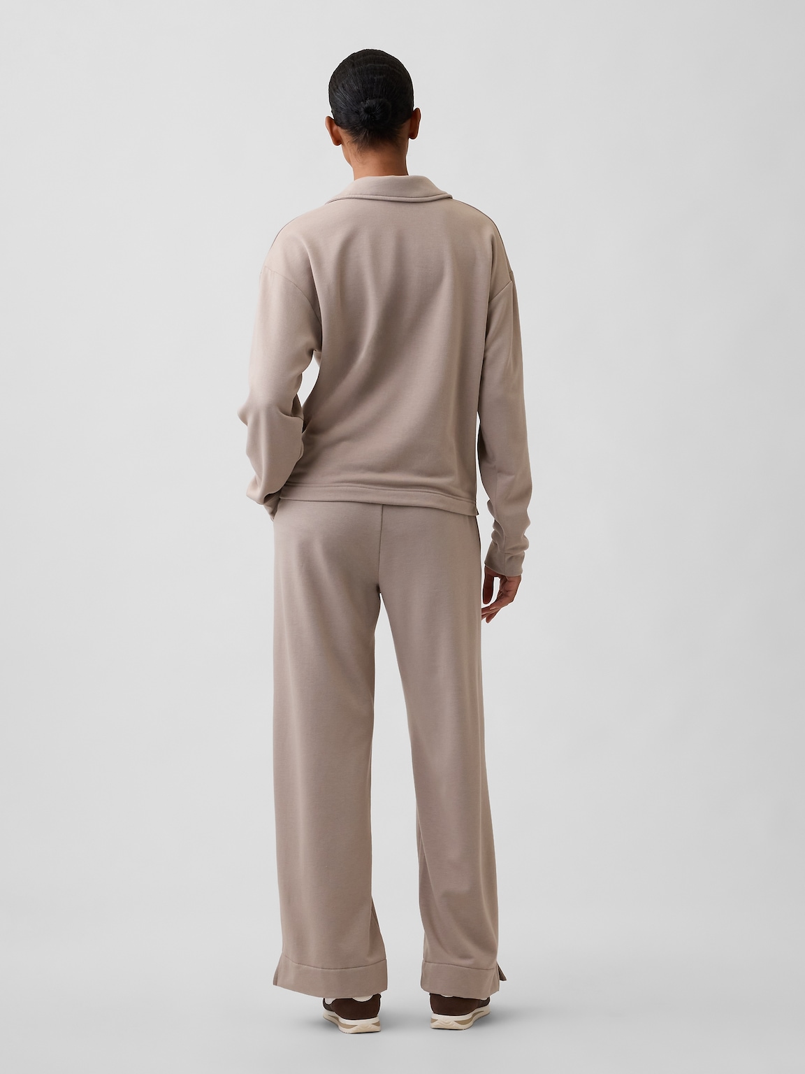 CloudLight Wide-Leg Sweatpants