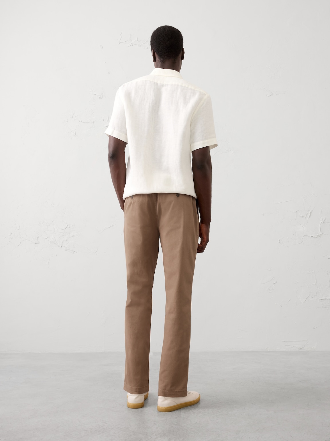 Athletic-Fit Summerweight Chino