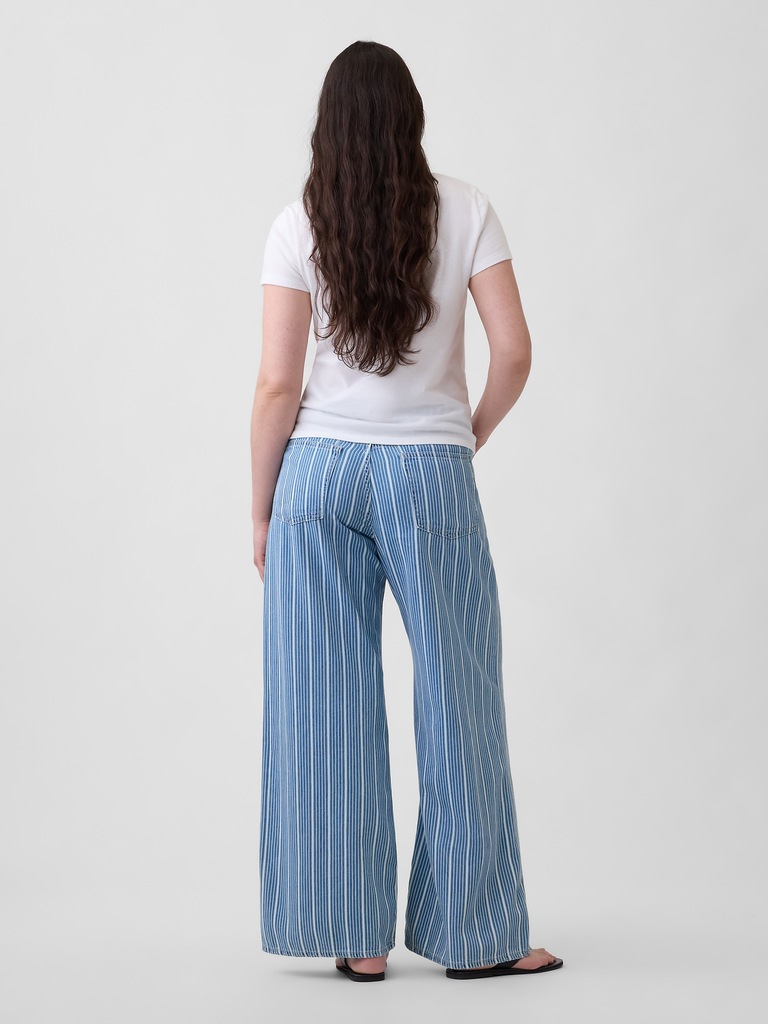 Mid Rise SuperLight Wide-Leg Jeans