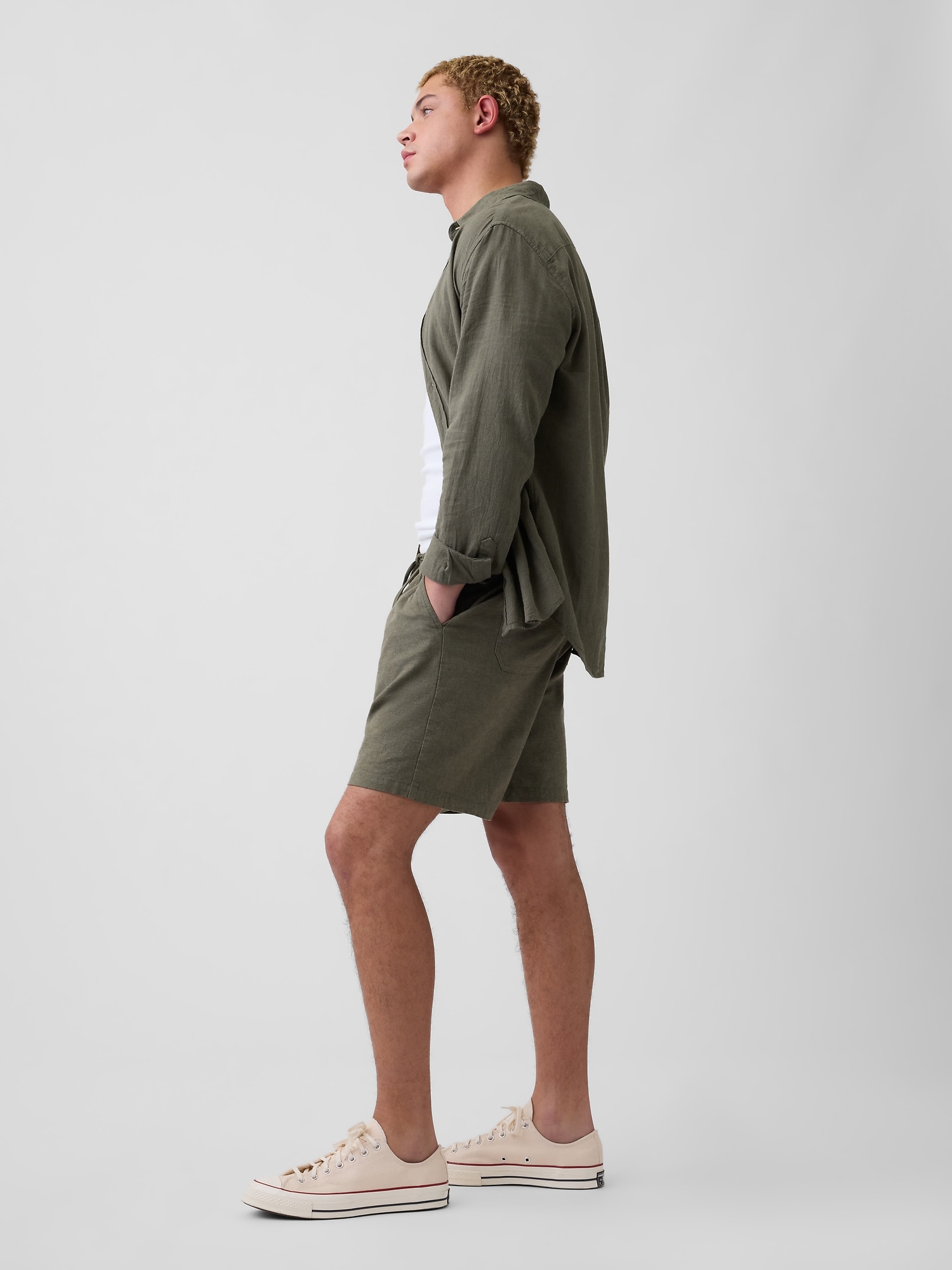 Gauze & Linen Clothes for Men | Gap Factory