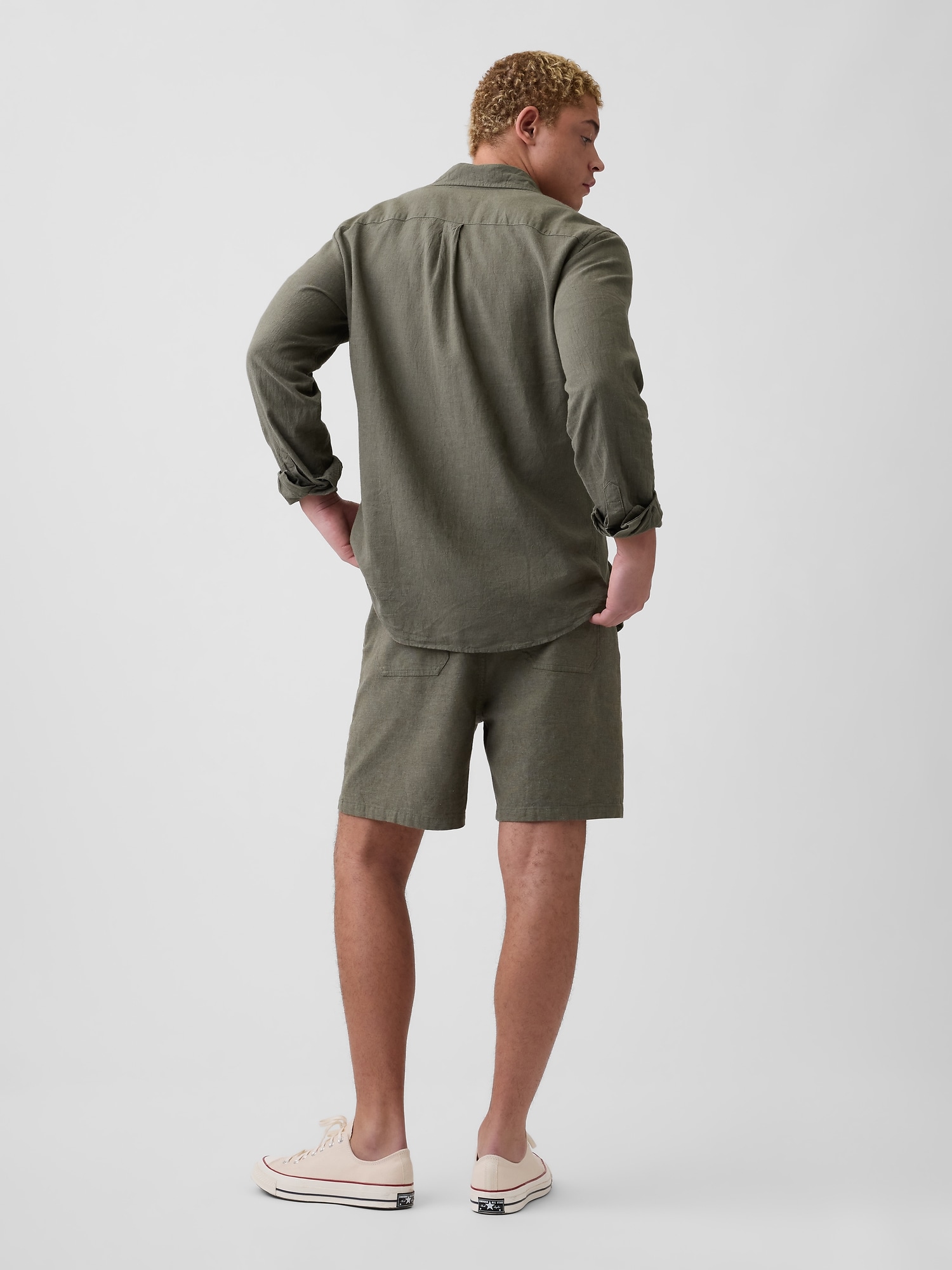 Gauze & Linen Clothes for Men | Gap Factory