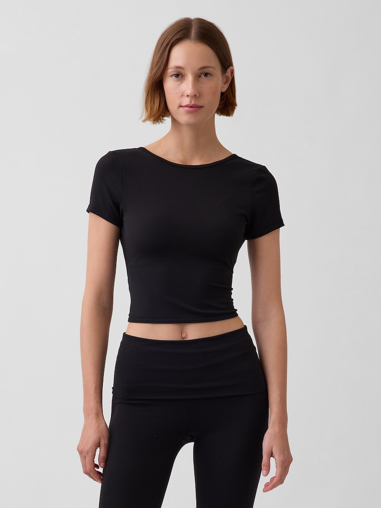 GapFit Smooth Reversible Wrap Crop Top