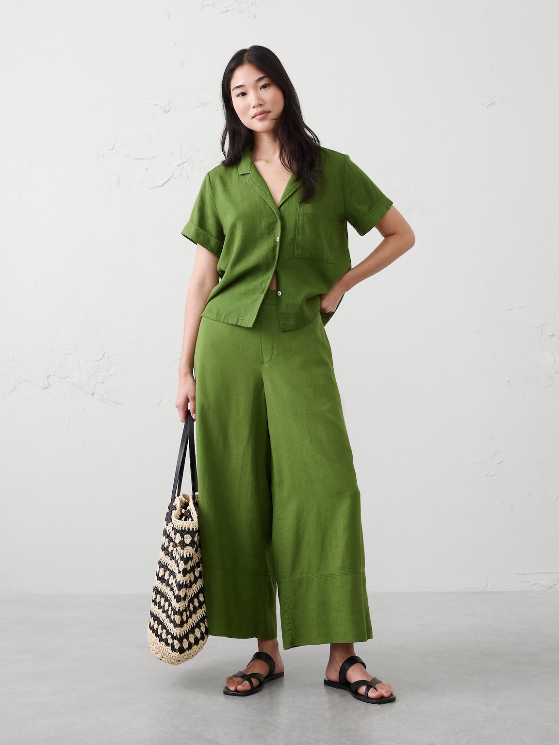 Wide-Leg High-Rise Linen-Blend Cropped Pull-On Pant