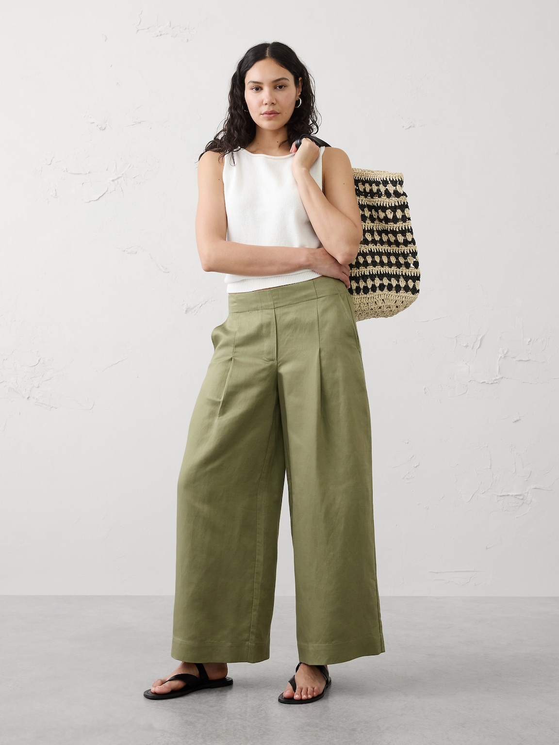 Wide-Leg Mid-Rise Pleated Pull-On Pant