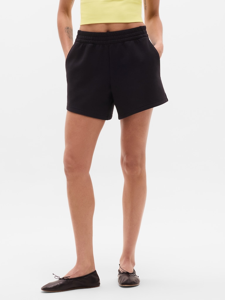 Form Knit Mid Rise 6" Short